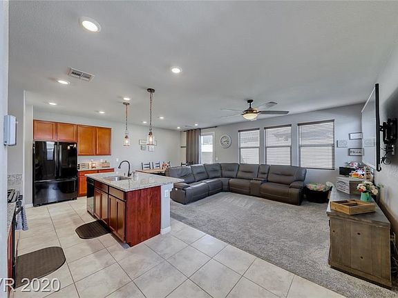 3rd image of 132 Pollentia Ave
