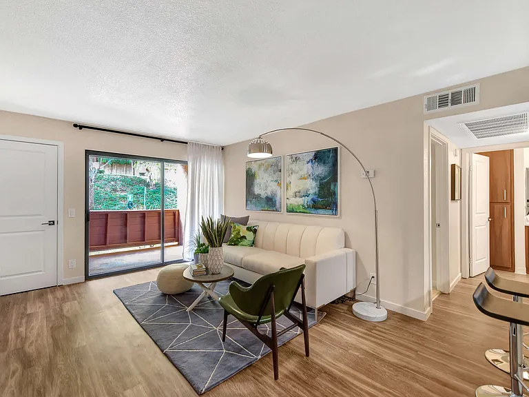 The Lexington Apartment Homes — Photo 5