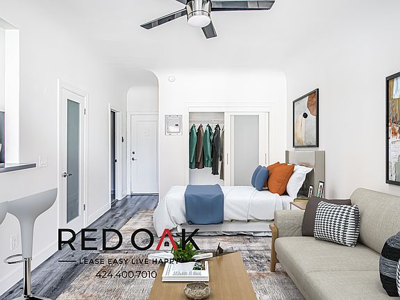 3rd image of 121 N Kenmore Ave APT 208