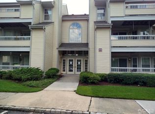 206 Salem Ct #2-1002, Princeton, NJ 08540