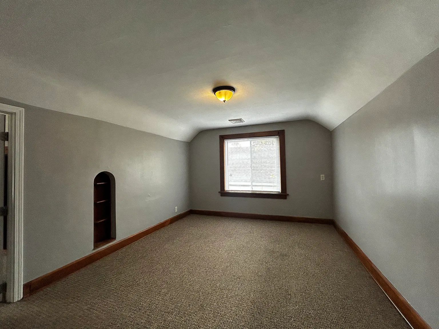 2 bed, $1,050 — Photo 2