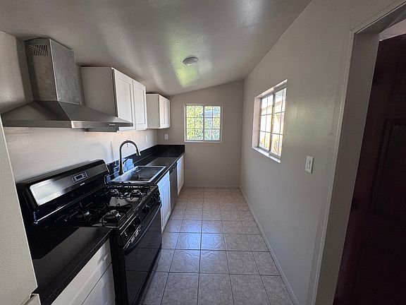 Studio Kitchen