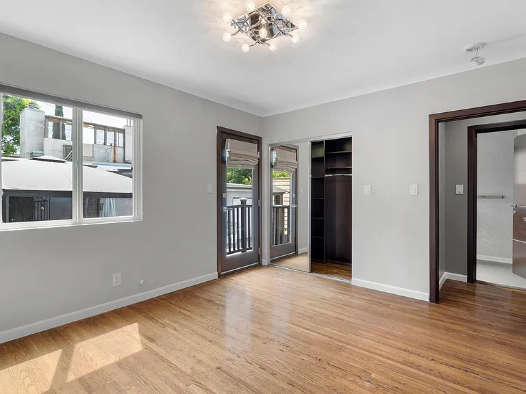 3084 Saint George St — Photo 22