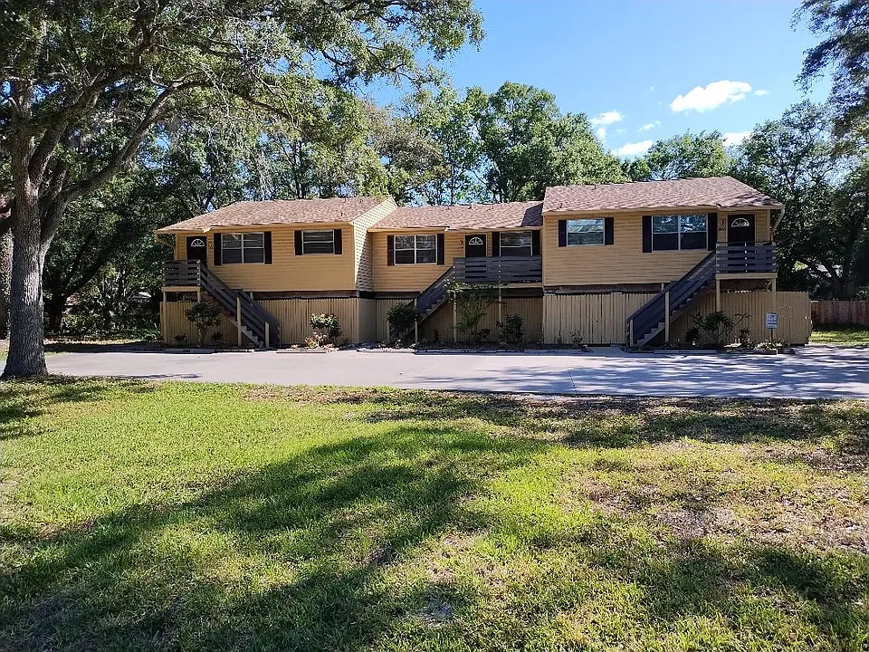3069 Huron Ave