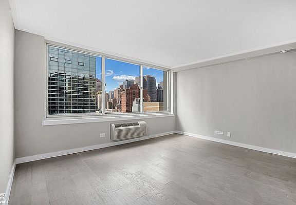 3rd image of 333 E 45th St APT 29A