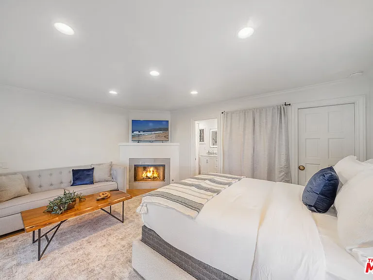 9305 Beverly Crest Dr — Photo 28
