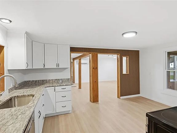 5th image of 3989 Dean Rd