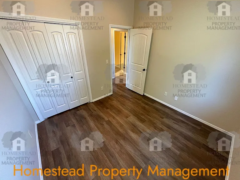 1449-1451 Northgate Dr — Photo 11