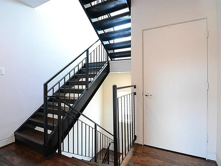 4708 Crawford St — Photo 18