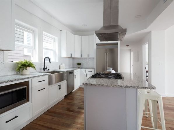 14 Cottage St #2
