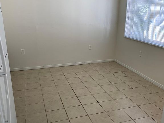 3rd image of 2133 W Columbia St #F