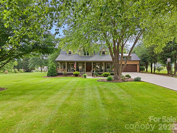 4th image of 98 Garden Ln