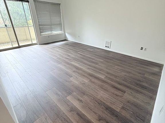3rd image of 12348 33rd Ave NE APT 203