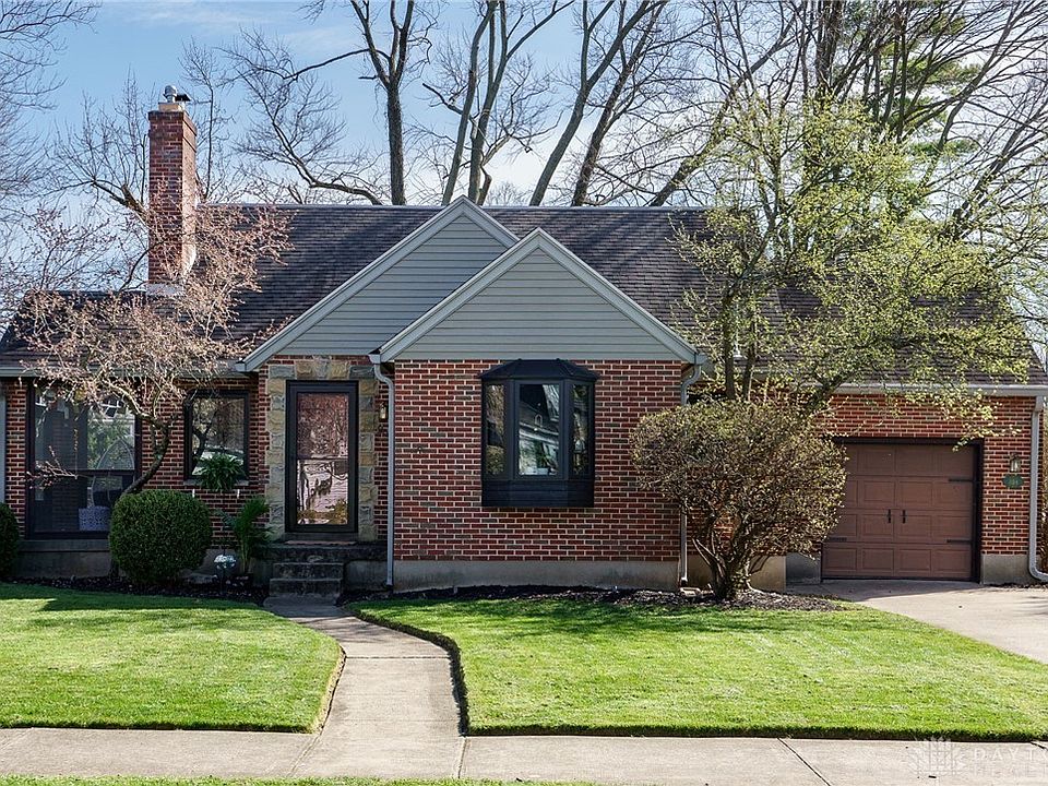 1st image of 204 Carrlands Dr
