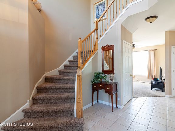 2nd image of 1525 Scarlet Dr