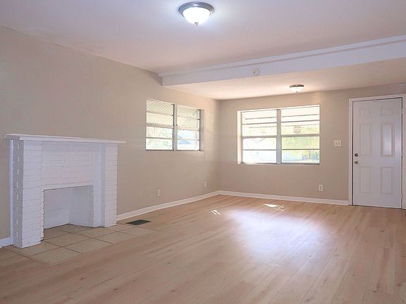 4th image of 904 E Tomlin St