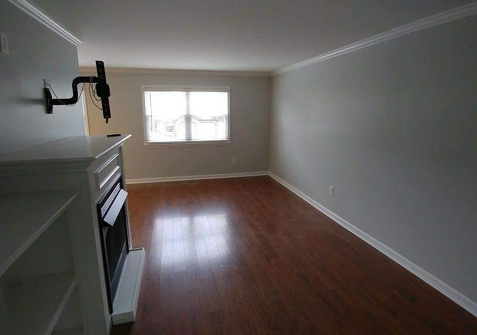 1st image of 13089 Blakeslee Dr #1