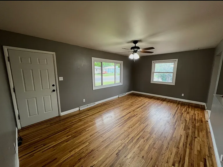 260 21st Ave NW — Photo 5