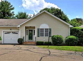 66 Long Hill Pl, Trumbull, CT 06611