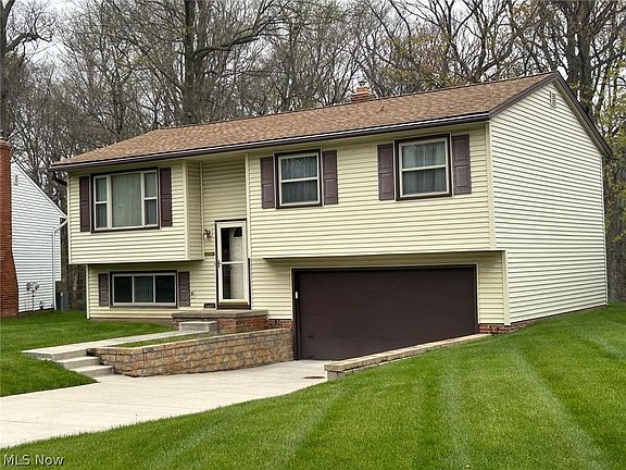 2nd image of 24437 Ridgeline Dr