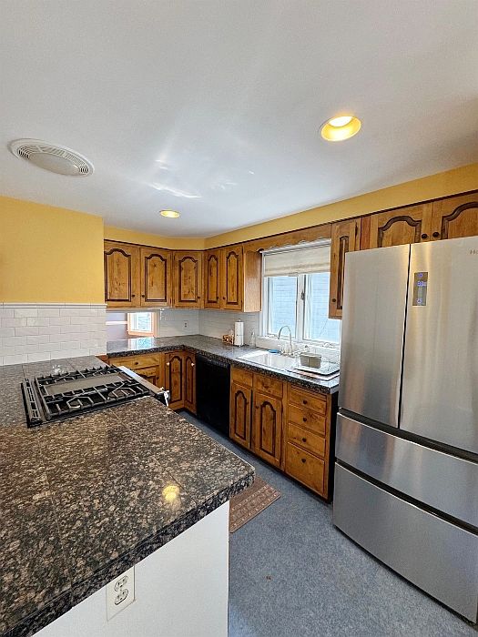 1st image of 57 Clarendon Ave #2