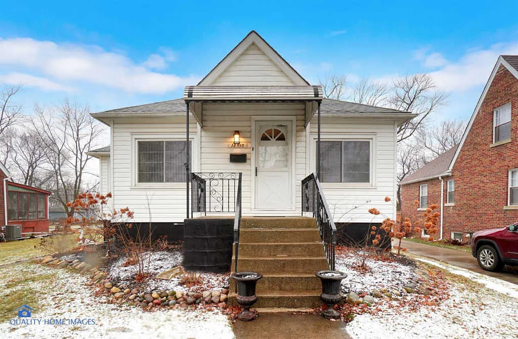 18518 Walter St photo 1