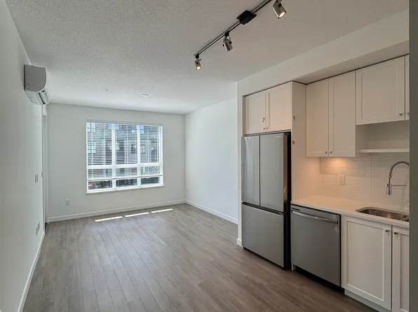 15735 85th Ave, Surrey, BC