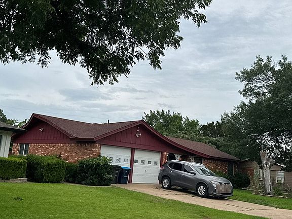 3rd image of 2108 Cliff Park