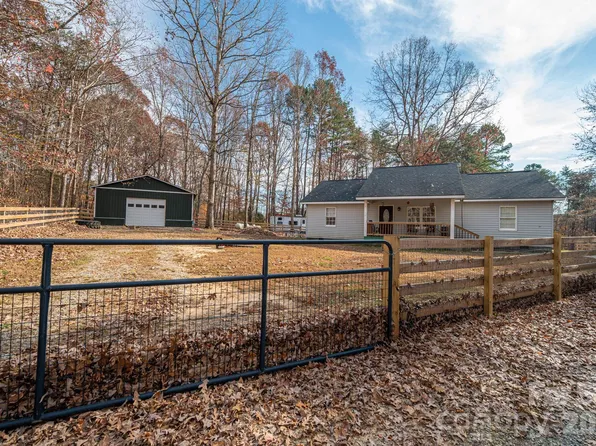 1011 Lester Trl, Iron Station, NC 28080