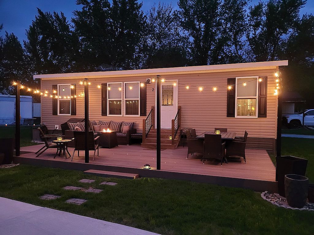702 S 7th St Trailer 2, Lake City, MN 55041 | Zillow