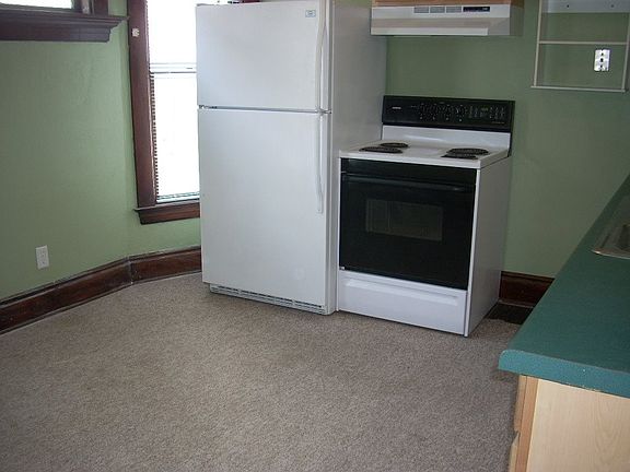 5th image of 835 Ashland Ave APT 4