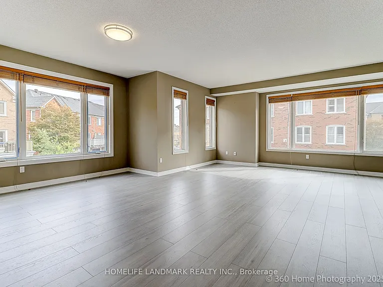189 Leitchcroft Cres #UPPER — Photo 37