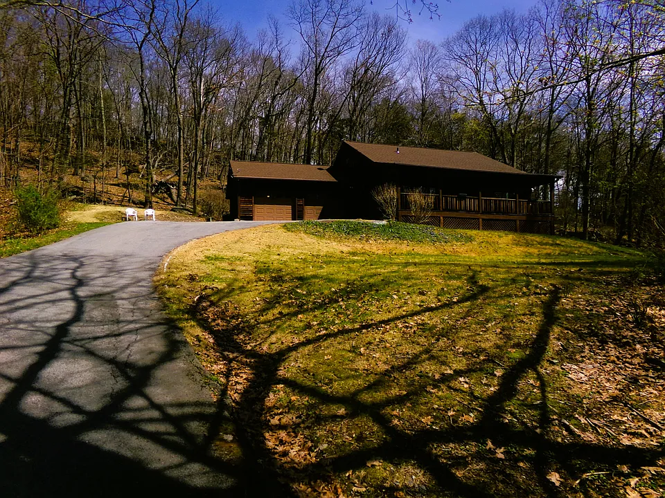 449 White Schoolhouse Rd
