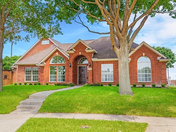 2nd image of 8707 Oakleaf Dr