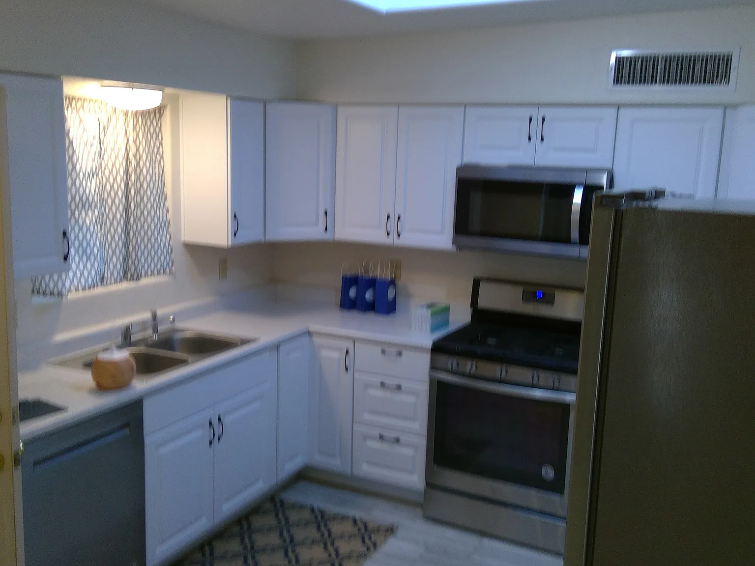 3 bed, 1214 sqft, $2,000 — Photo 3