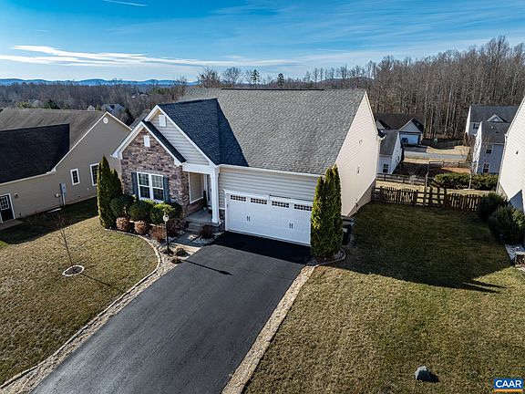 4th image of 69 Ridgemont Rd