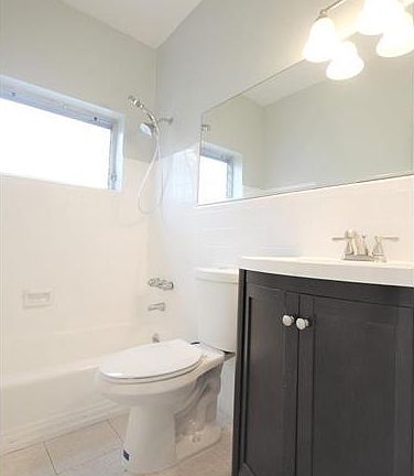 3rd image of 710 Meridian Ave APT 12