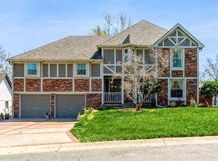 3517 NE Logwood Cir, Lees Summit, MO 64064