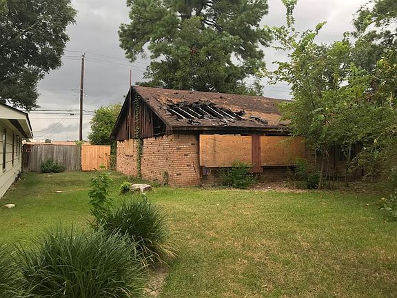3rd image of 10310 Moorberry Ln