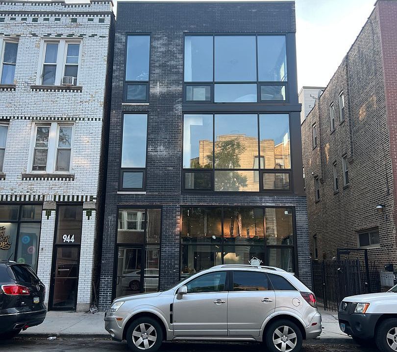 1st image of 948 N Damen Ave APT 2R