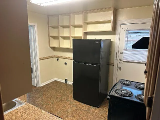 708 Westwood Dr — Photo 6