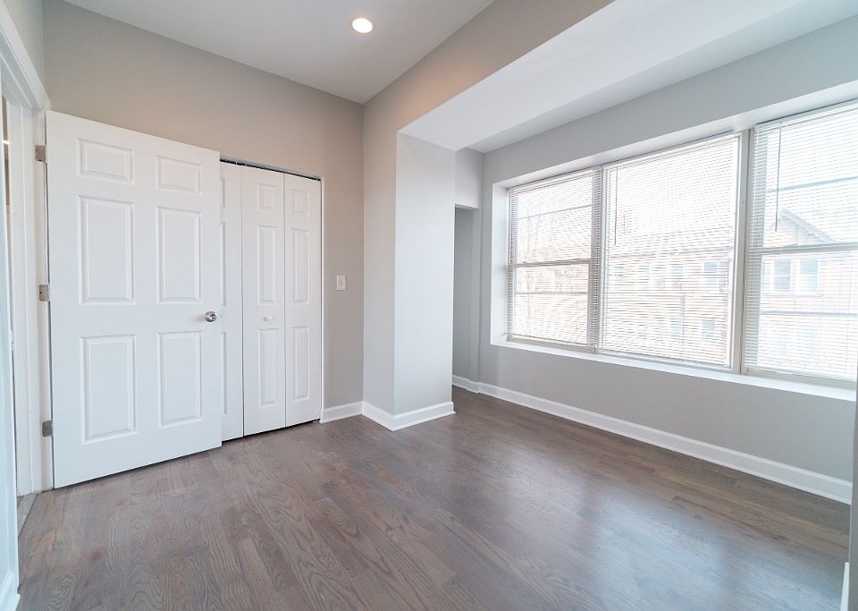 1st image of 4656 N Albany Ave #3