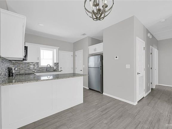 4th image of 4905 N Winona Dr #4