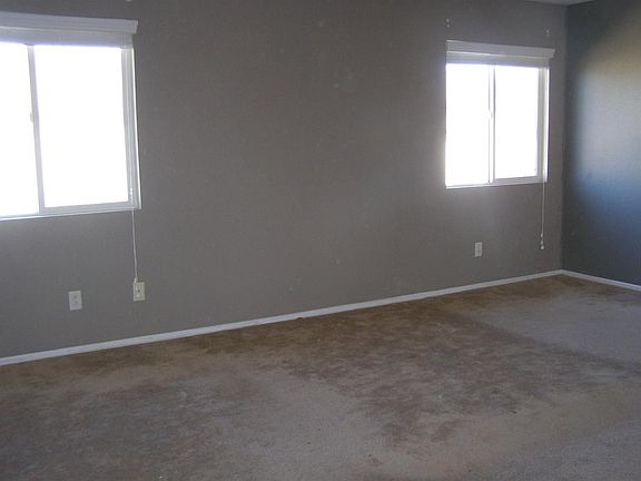 5th image of 15143 Stable Ln