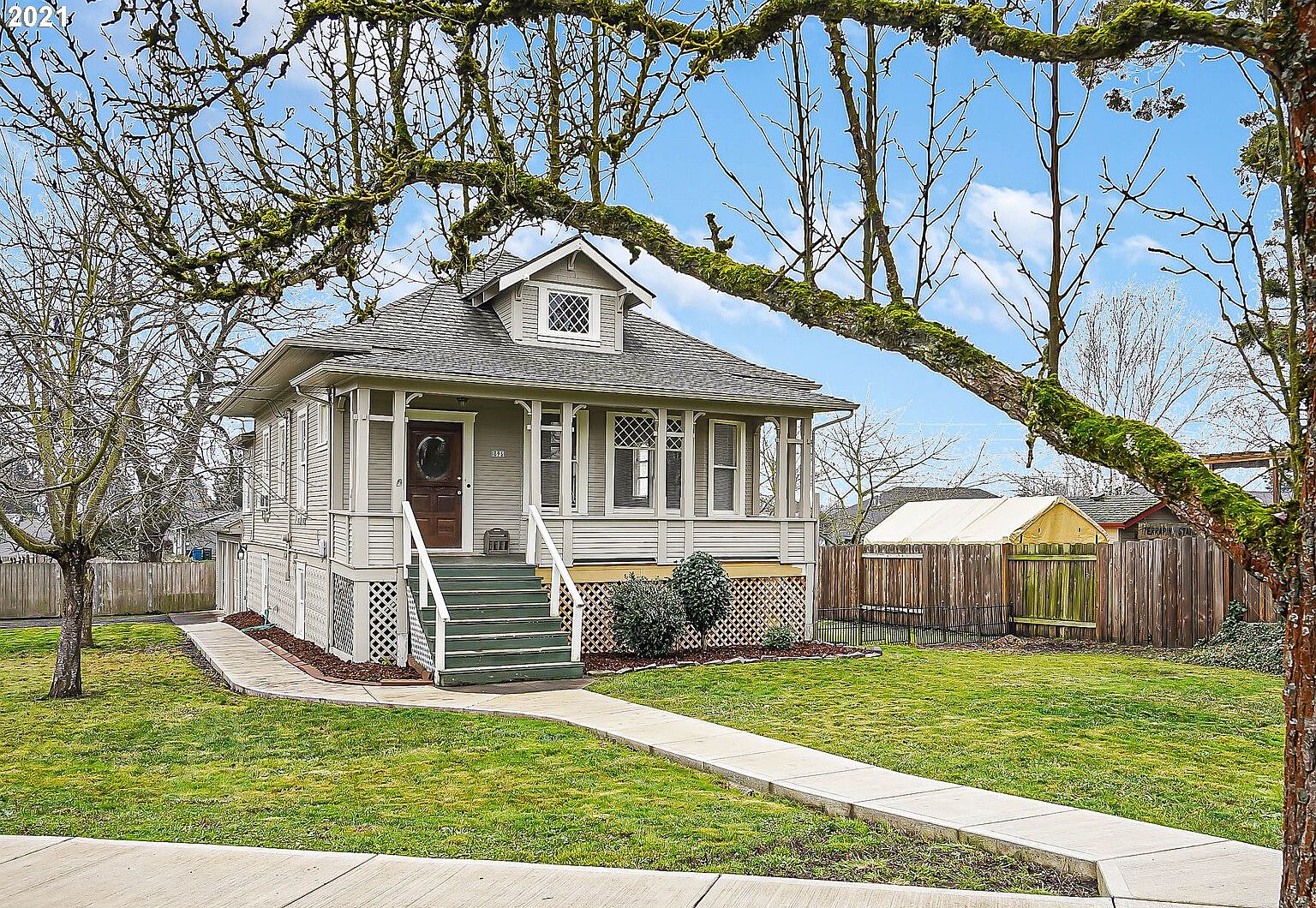 895 E College St, Mount Angel, OR 97362 Zillow