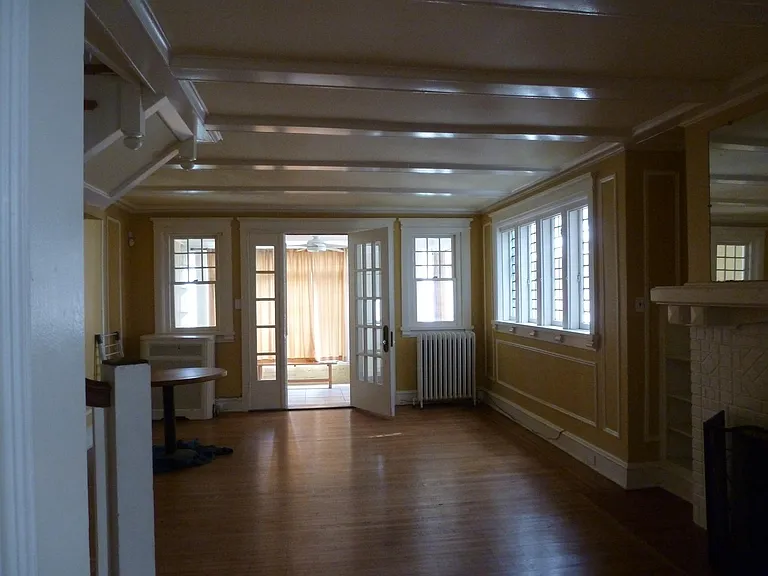 6243 Washington Ave — Photo 4