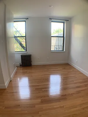 Rented by Capri Jet Realty Corp | media 7