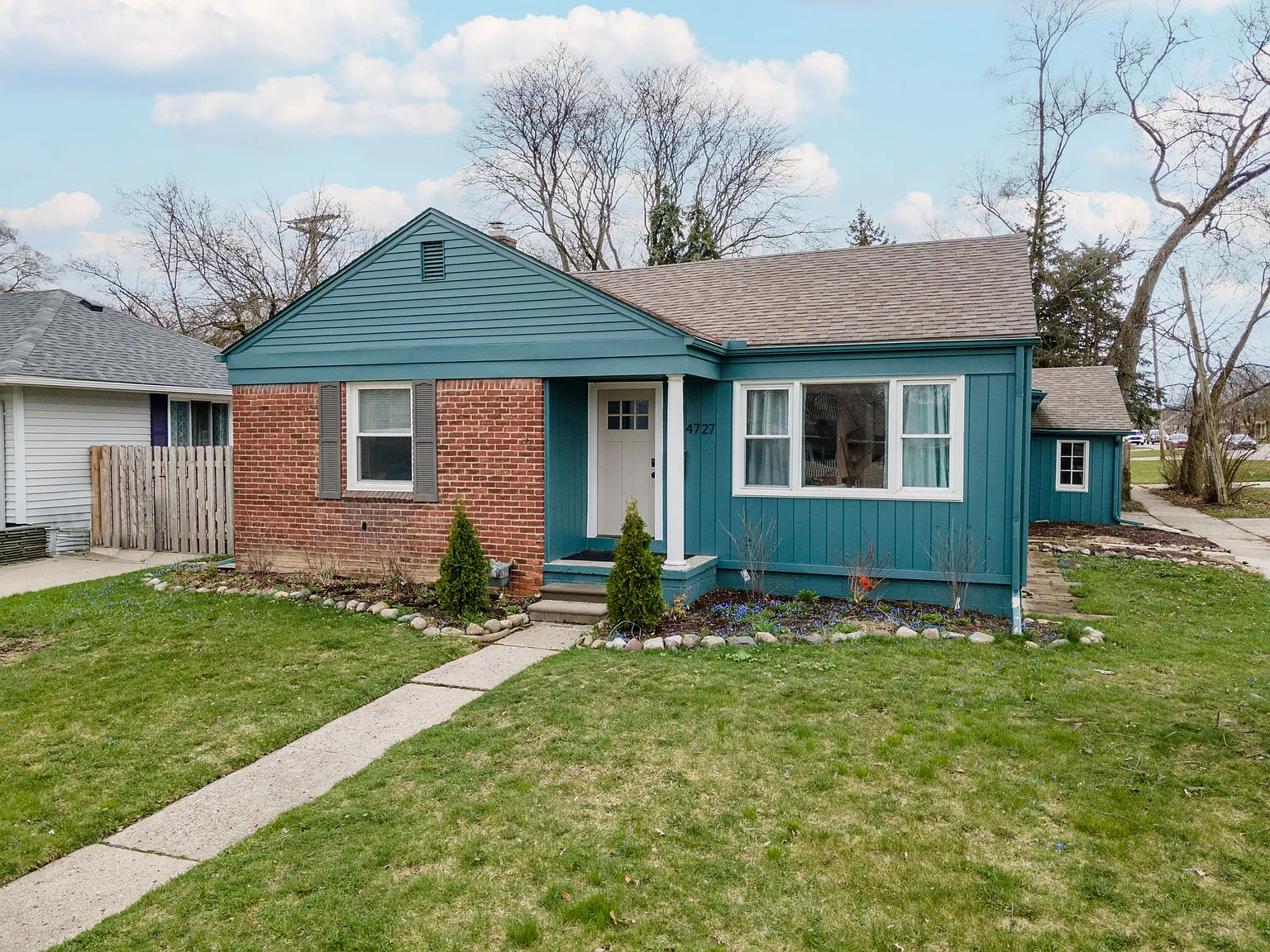 4727 Olivia Ave — Photo 1