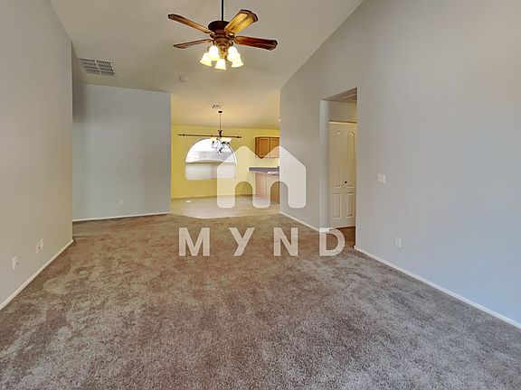 3rd image of 636 E Leslie Ave