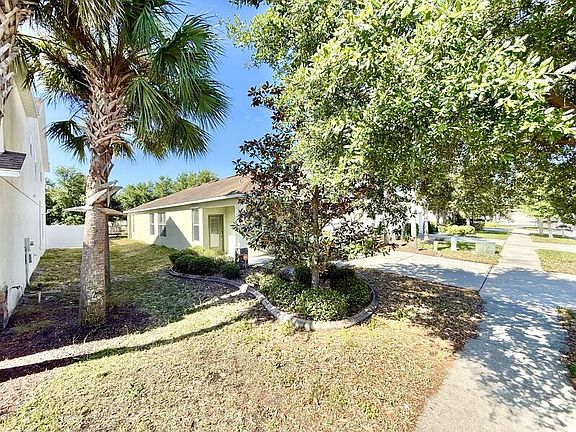 4th image of 8305 Deerland Bluff Ln